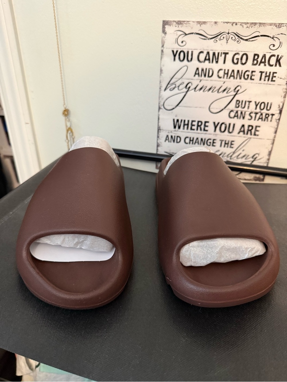 Yeezy Men’s Cushion Slides in Fudge Colorway